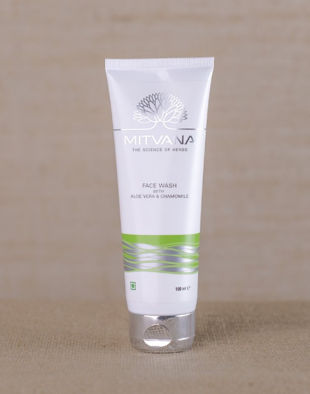 Face Wash With Aloe Vera and Chamomile 100 ML 