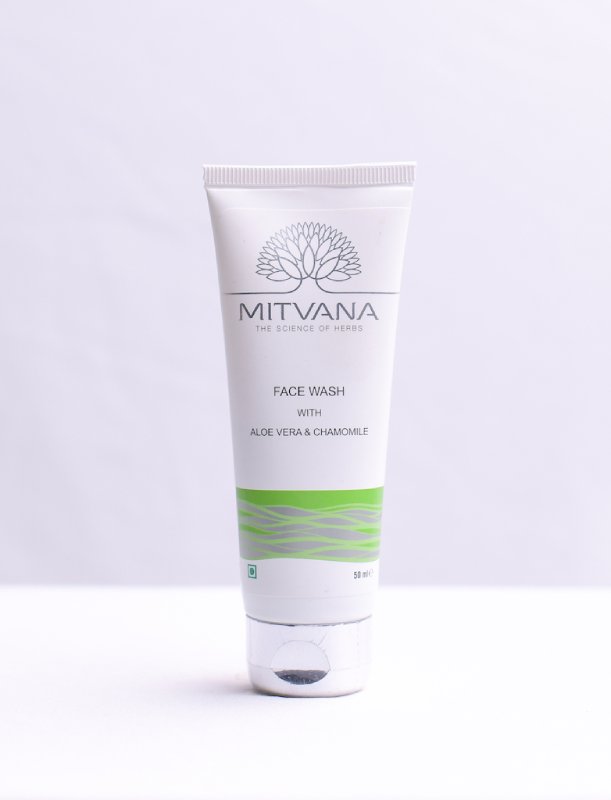 Face Wash With Aloe Vera and Chamomile 100 ML 