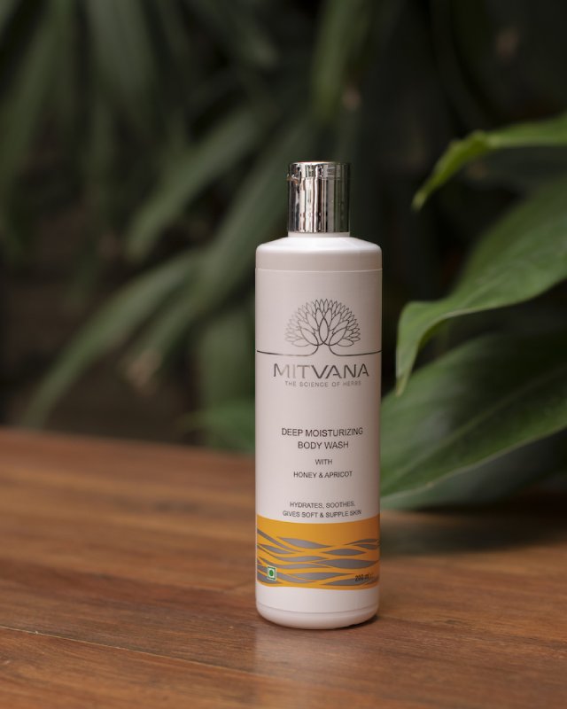 Deep Moisturizing Body Wash With Honey & Apricot